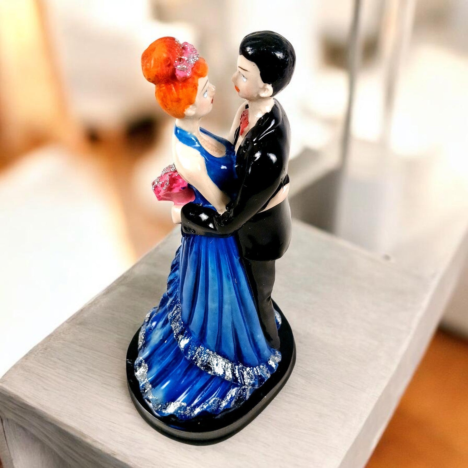 Romantic Couple Showpiece | Decorative Sculpture for Home Décor & Living Room For Love | Valentine, Anniversary & Wedding Gift for Her & Him - 9 Inch - Apkamart