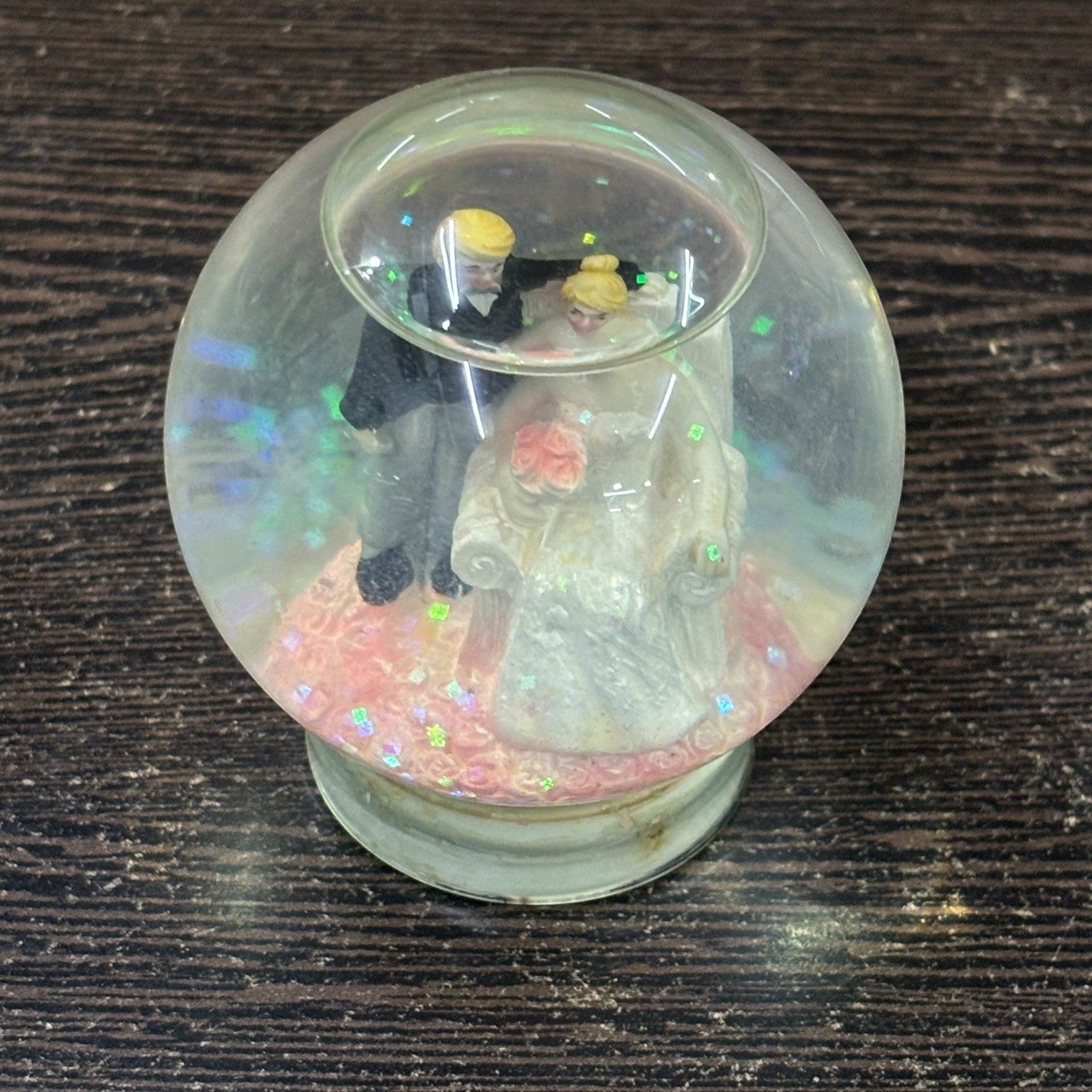 Romantic Couple Light Showpiece | Valentine Gift for Her & Him | Decorative Love Figurine for Bedroom & Home Decor - 3 Inch - Apkamart