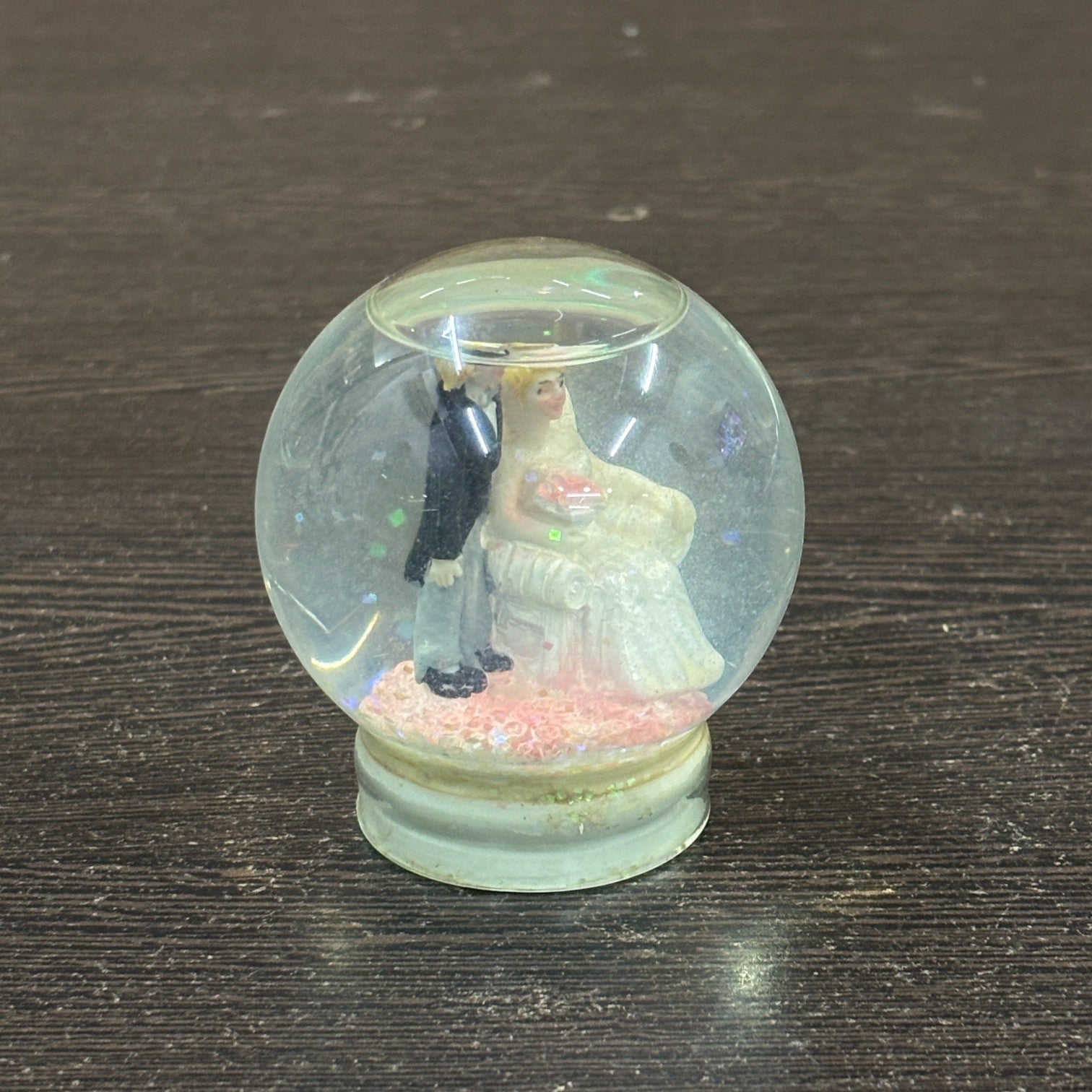 Romantic Couple Light Showpiece | Valentine Gift for Her & Him | Decorative Love Figurine for Bedroom & Home Decor - 3 Inch - Apkamart