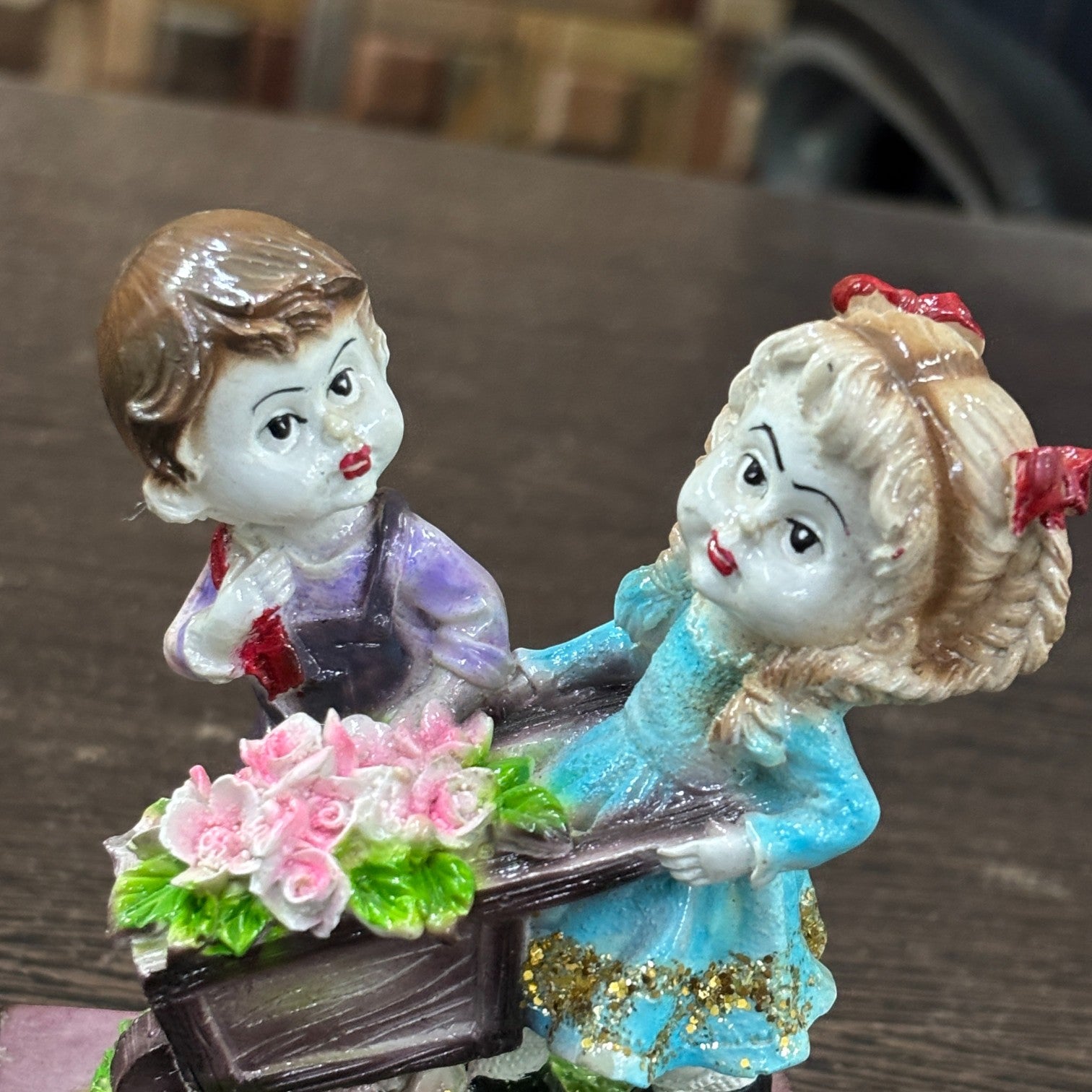 Romantic Couple Figurine | Decorative Resin Statue for Home Decor | Unique Gift Idea for Wedding, Anniversary & Valentine’s Day - 5 Inch - Apkamart