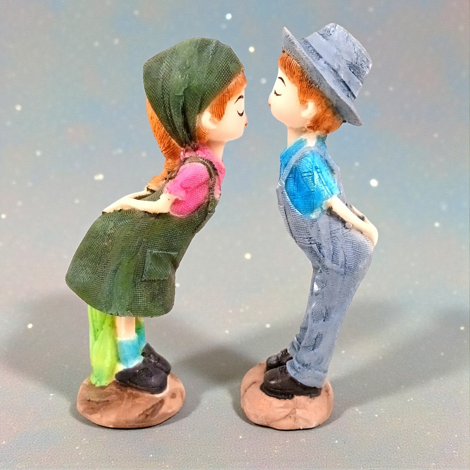 Romantic Couple Showpiece Set | Love Figurine Decorative Sculpture for Home Decor & Living Room | Valentine, Anniversary & Wedding Gift for Her & Him - 7 Inch (Set Of 2) - Apkamart