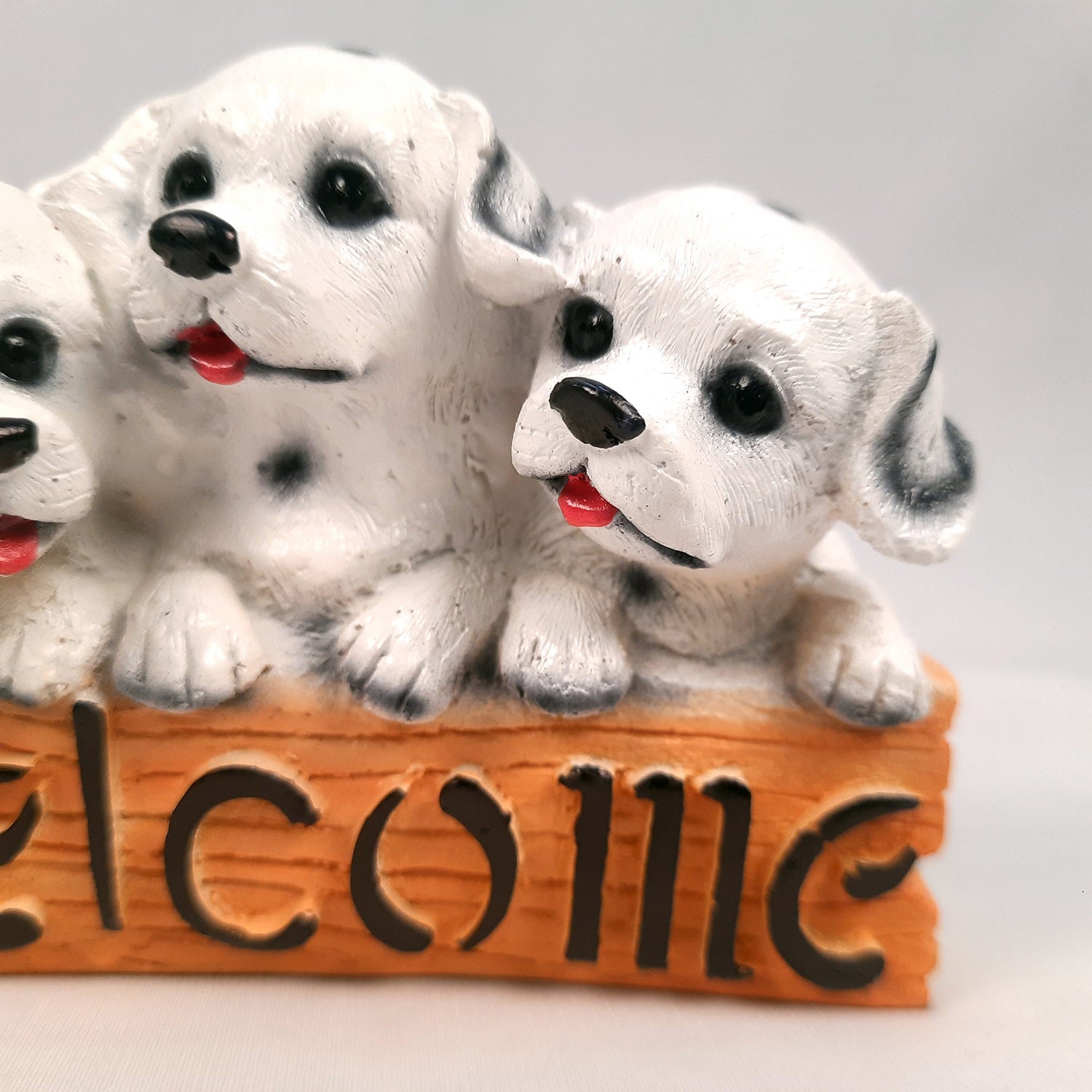 Welcome Dog Showpiece Statue | Animal Figurine - for Door, Entrance, Living Room, Kitchen Decor, House Warming Gifts - 6 Inch - Apkamart