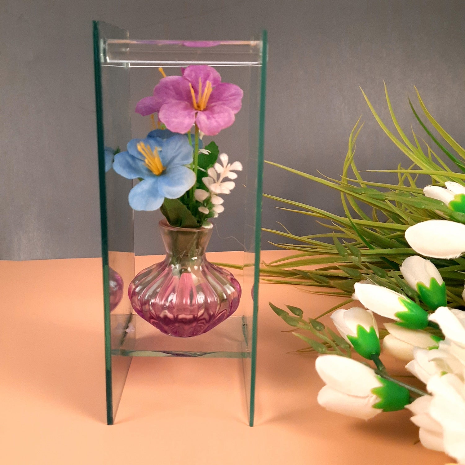 Decorative Vase Showpiece Displayed Between Glass Front and Mirror Back - For Home, Table, Shelf, Office Decor & Gifts - apkamart #Style_style 3