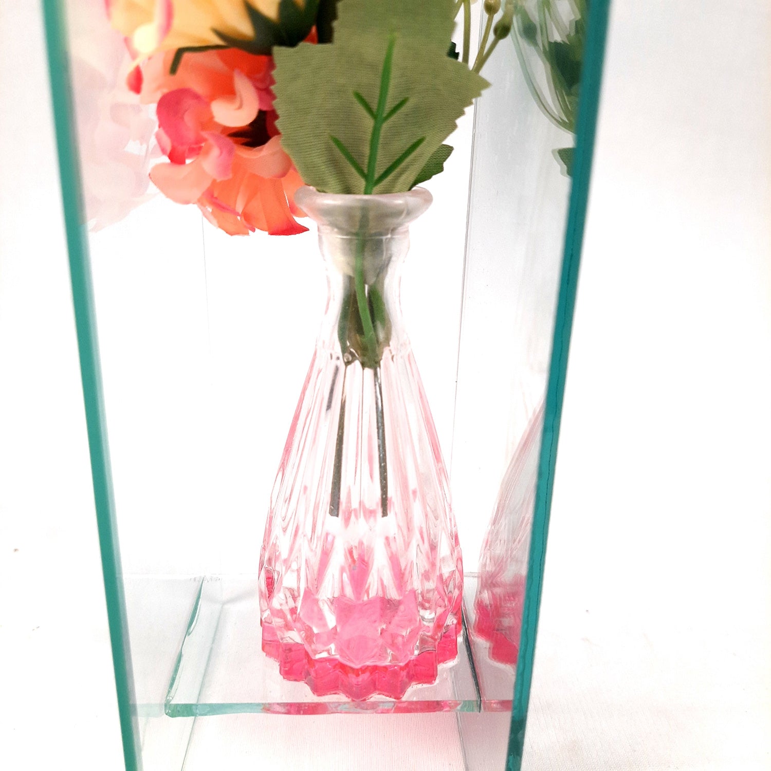 Decorative Vase Showpiece Displayed Between Glass Front and Mirror Back - For Home, Table, Shelf, Office Decor & Gifts - apkamart #Style_style 1