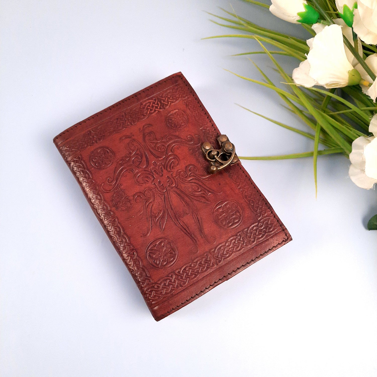 Leather Diary Vintage With Lock | Journal Notebook With Handmade Paper | Personal Traveller's Book, Sketchbook - for Writing, Table, Office, Desk, Study, Corporate Gifts | Gift for Him / Her - 7 Inch