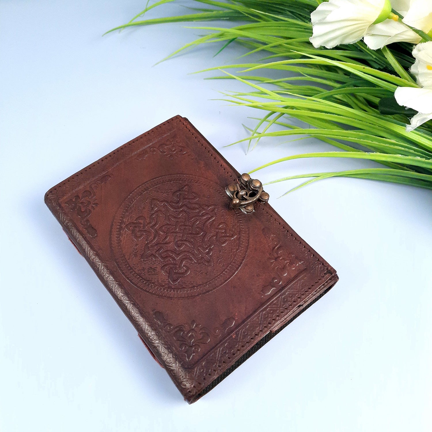 Leather Diary Journal | Notebook Planner Diaries With Antique Lock | Personal Traveller's Book, Sketchbook - for Writing, Table, Office, Desk, Study, Corporate Gifts | Gift for Him / Her - apkamart #Style_Design 1