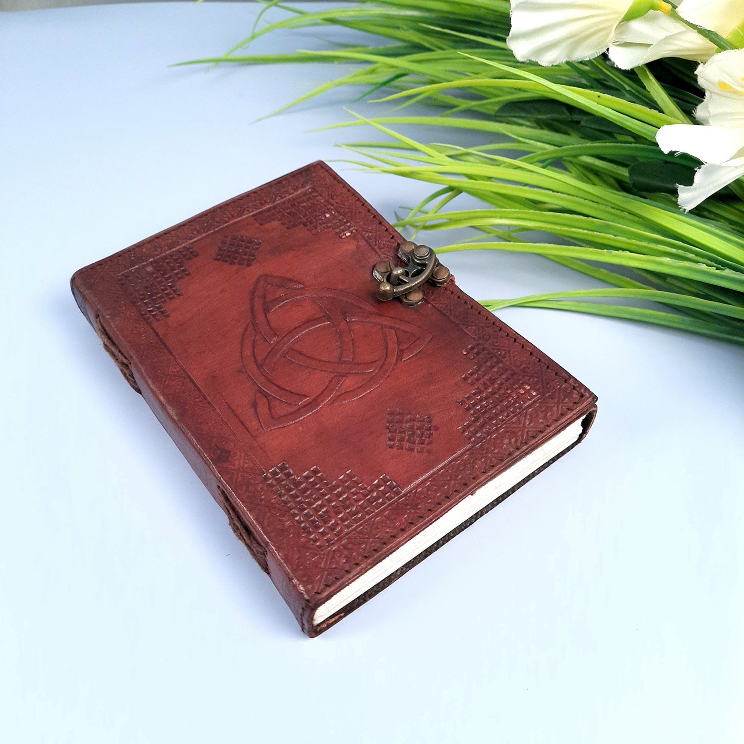 Leather Diary Journal | Notebook Planner Diaries With Antique Lock | Personal Traveller's Book, Sketchbook - for Writing, Table, Office, Desk, Study, Corporate Gifts | Gift for Him / Her - Apkamart #Style_Design 1