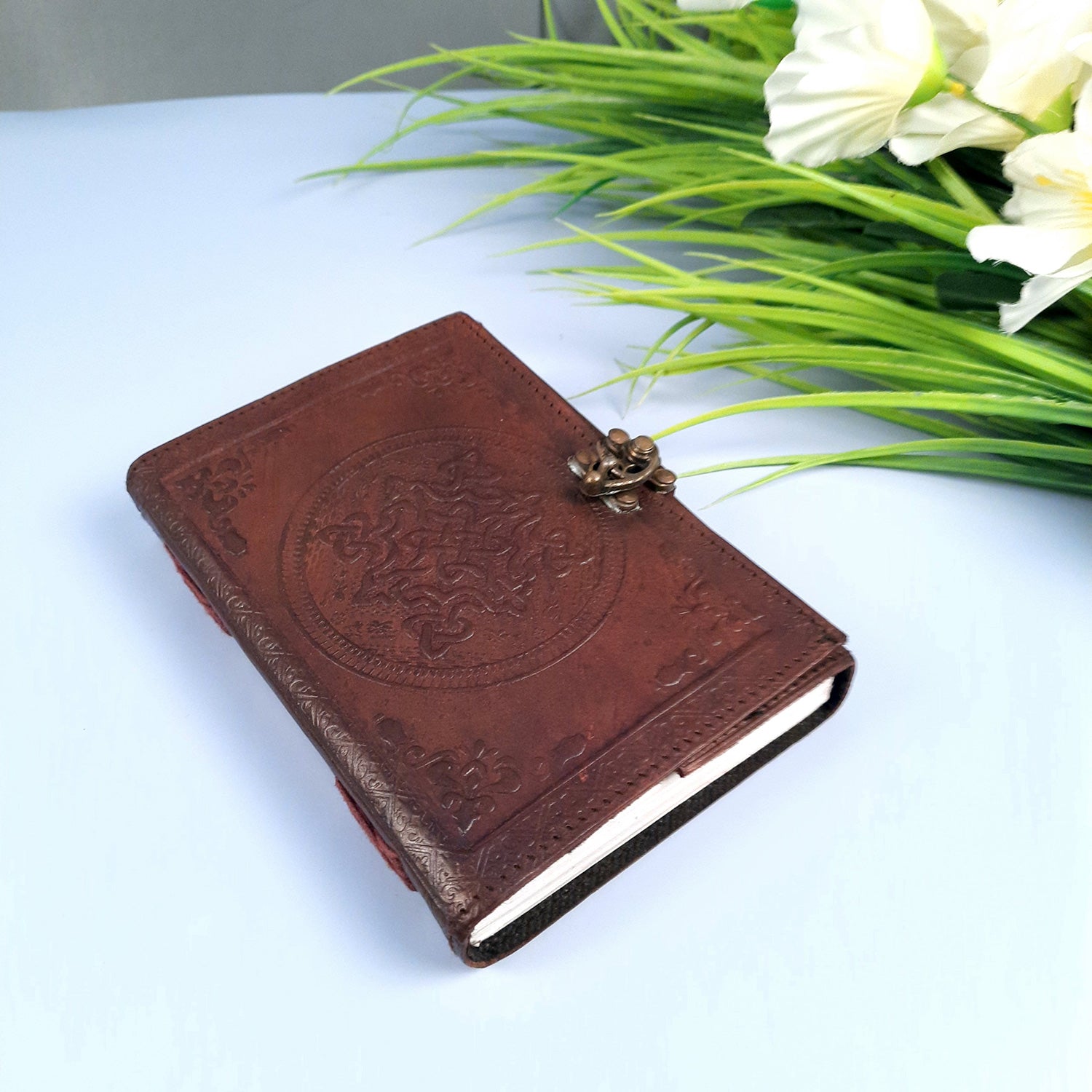 Leather Diary Journal | Notebook Planner Diaries With Antique Lock | Personal Traveller's Book, Sketchbook - for Writing, Table, Office, Desk, Study, Corporate Gifts | Gift for Him / Her - apkamart #Style_Design 1