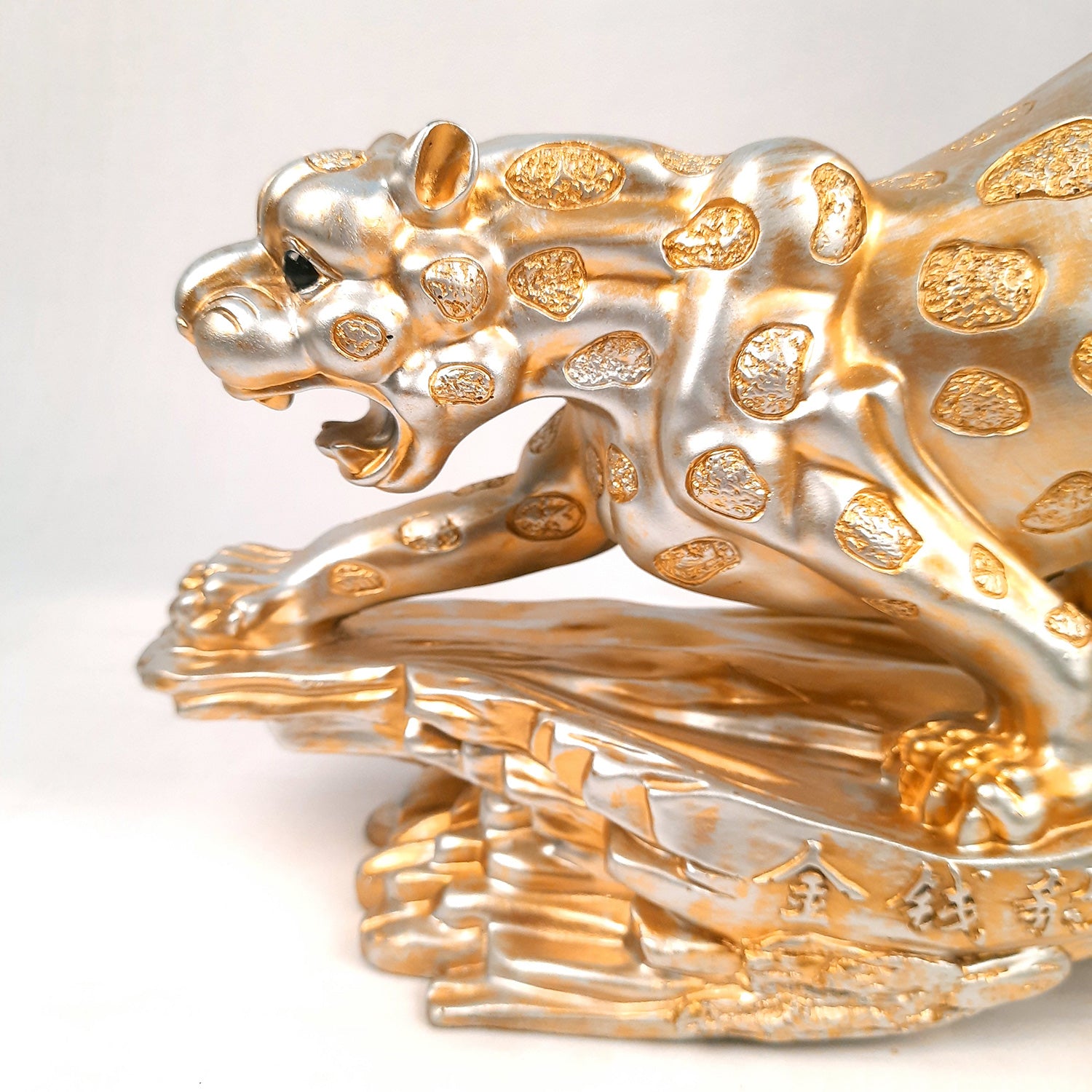 Panther Jaguar Showpiece | Decorative Cheetah Statue | Animal Figurines Sculpture - for Home Decor Living Room Bedroom Table Top Decoration & Gifts - 23 Inch - Apkamart #Color_Golden