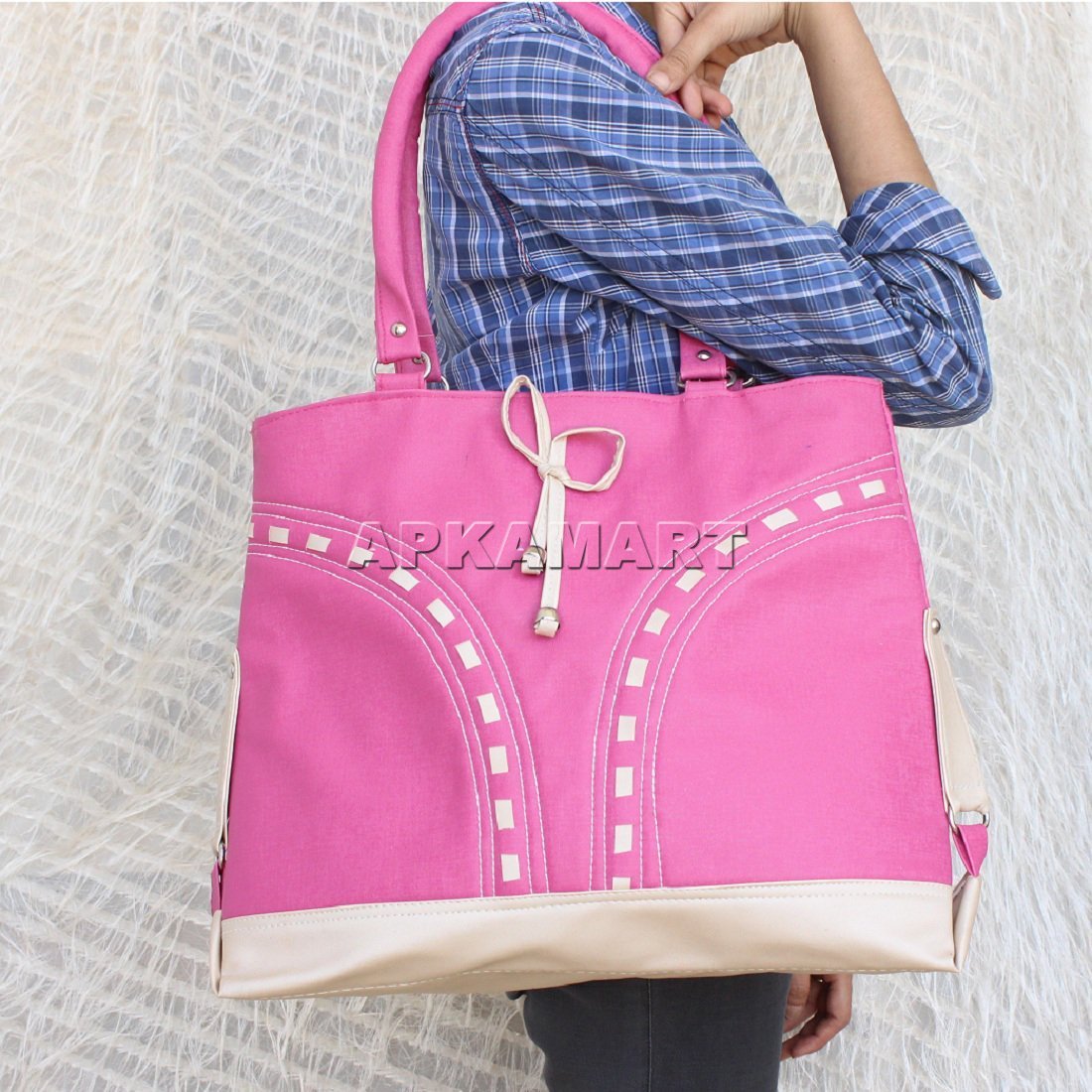 Gorgeous Stylish Faux Leather Handbag, attractive and classic in design  ladies purse, latest Trendy Fashion side