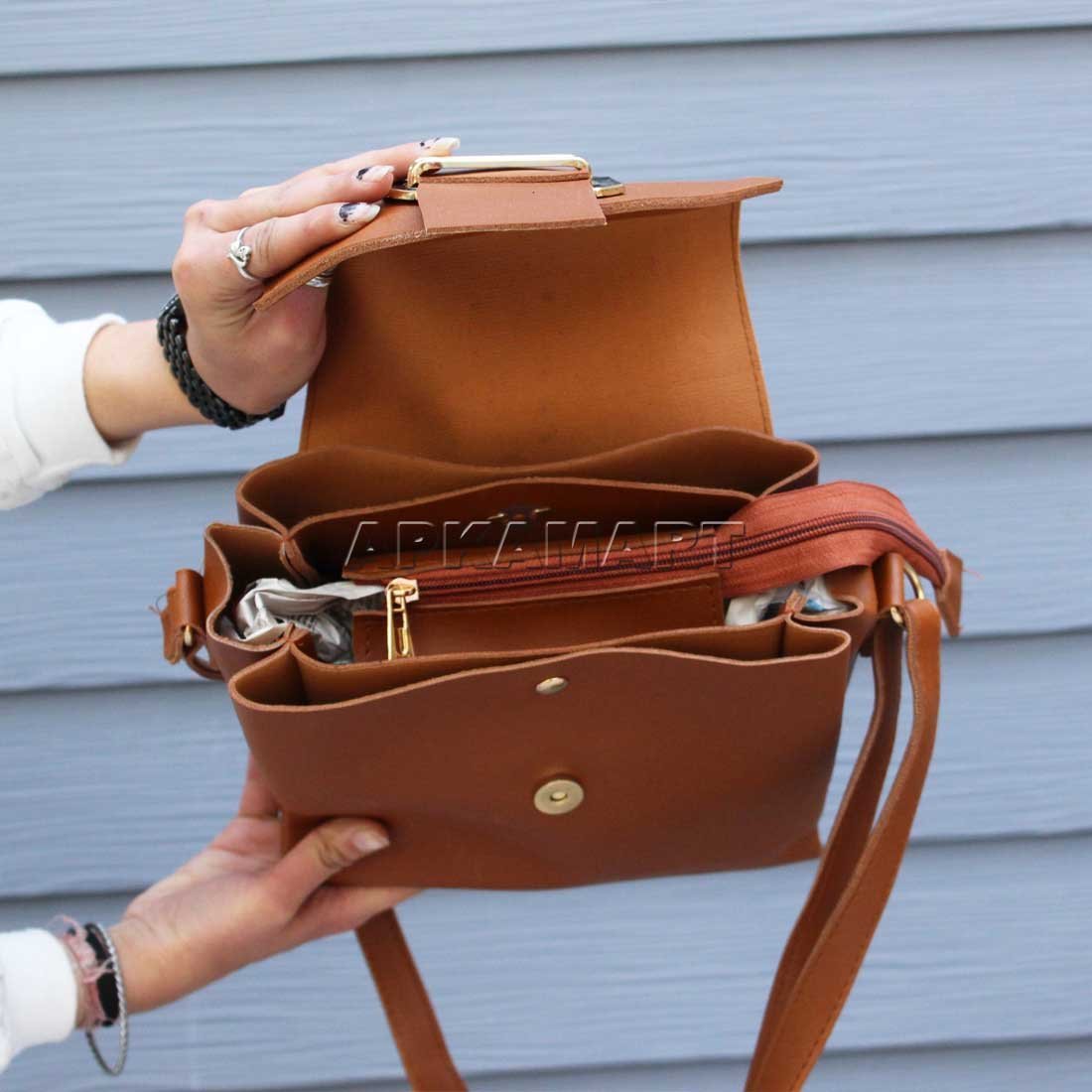Types of Hand bags every college going girl should own